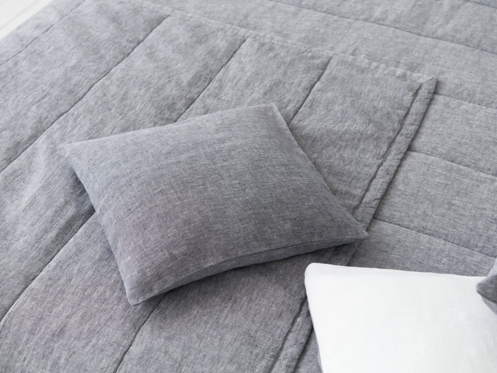 Heron Classic Leinen Tagesdecke von Geniksa – Bild 3