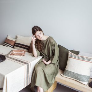 Gypsum - reines Leinen für den Tisch von Libeco