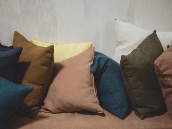 Hudson Dijon Leinen Coverlet und Kissen von Libeco