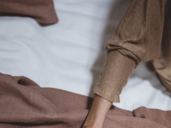 Hudson Oyster Leinen Coverlet und Kissen von Libeco