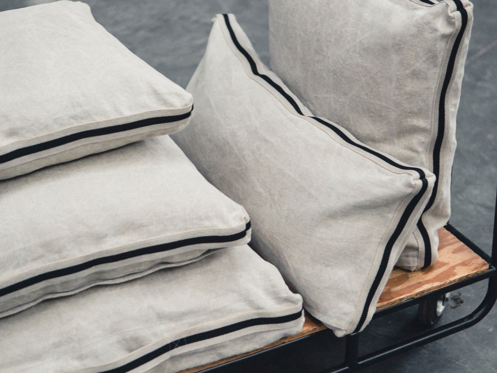 James Leinen Kissen von Libeco