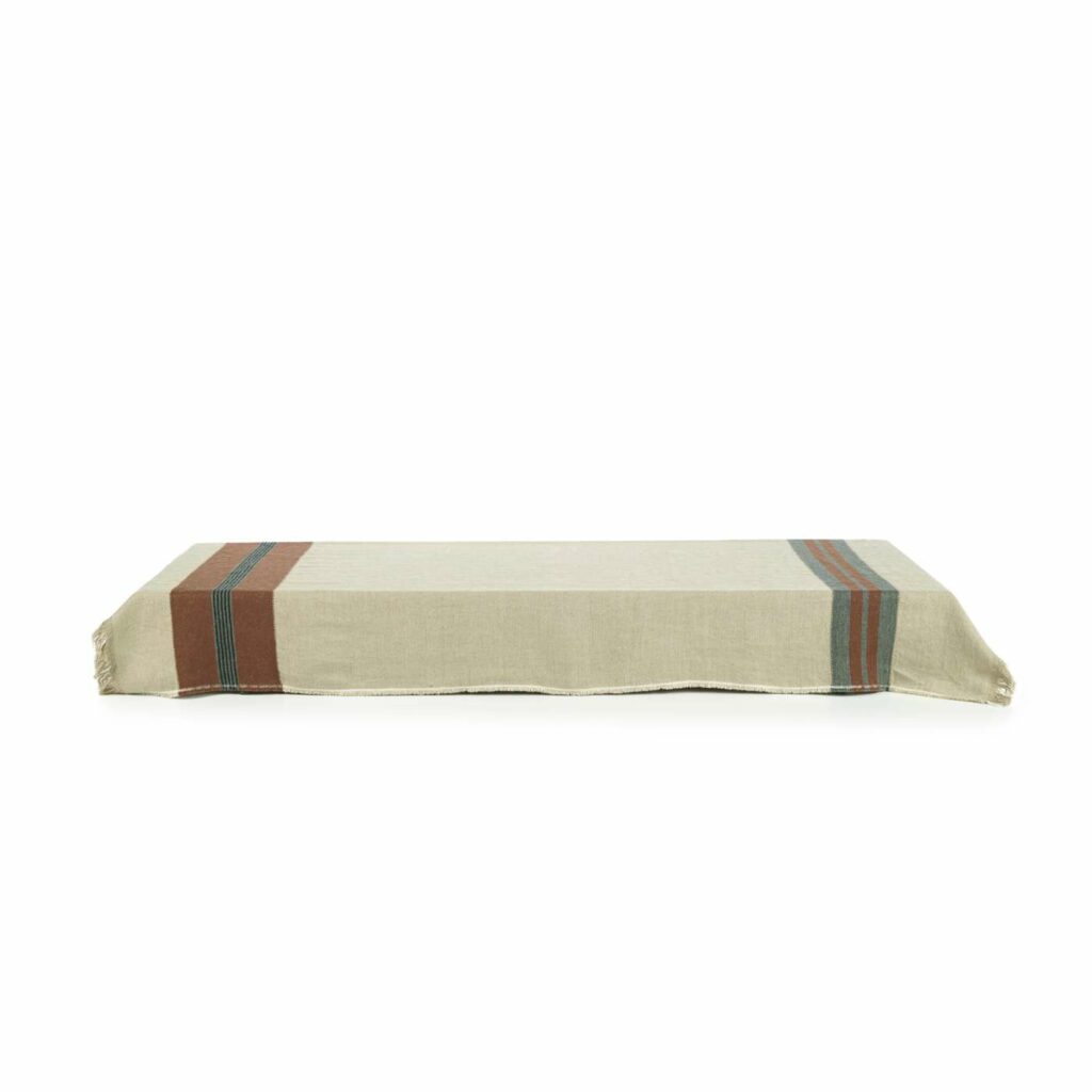 Sienna Plaid aus Leinen und Wolle von Libeco, rötlich-brauner Ton mit Streifen — Leinen Tagesdecke fürs Wohnzimmer.
