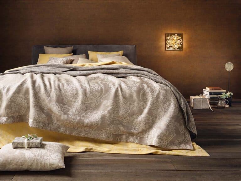 A bed with bed linen from Leitner Leinen