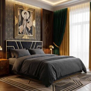 Ein stilvolles Schlafzimmer mit einem dunklen Bett mit Hervör Halbleinen-Bettwäsche von Schlitzer Leinen, geometrisch gemusterten Wänden, goldenen Lampen auf hölzernen Nachttischen, dunkelgrünen und goldenen Vorhängen und einem großen Art-Deco-Porträt über dem Bett.