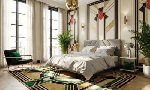 Schlafzimmer im Art-Déco-Stil mit großen Fenstern, geometrischen Wänden, einem modernen Bett mit Rebekka Reinleinen-Bettwäsche von Schlitzer Leinen in Grau, einem grün-goldenen Teppich, Zimmerpflanzen, einer goldenen Pendelleuchte und eleganten schwarz-goldenen Möbeln.